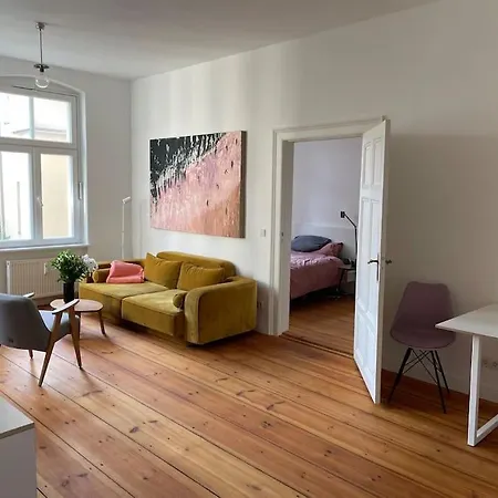 Wunderschoene, Grosszuegige Altbauwohnung In Mitte *