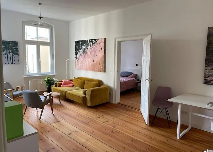 Wunderschoene, Grosszuegige Altbauwohnung In Mitte *