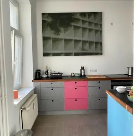 Wunderschoene, Grosszuegige Altbauwohnung In Mitte Apartmán Berlín