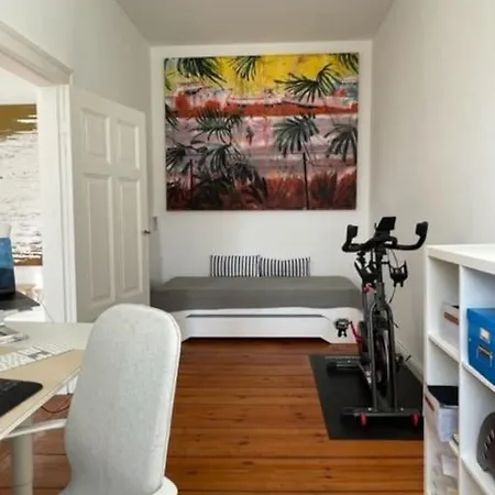 Wunderschoene, Grosszuegige Altbauwohnung In Mitte Apartman Berlin