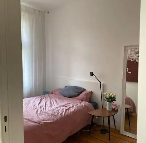 Wunderschoene, Grosszuegige Altbauwohnung In Mitte Appartement Berlijn